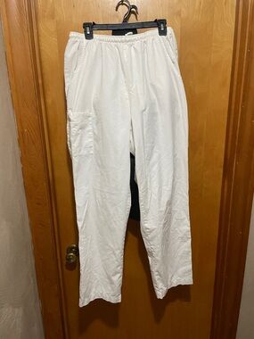 Barco Uniforms White Cargo Scrub Pants. M1